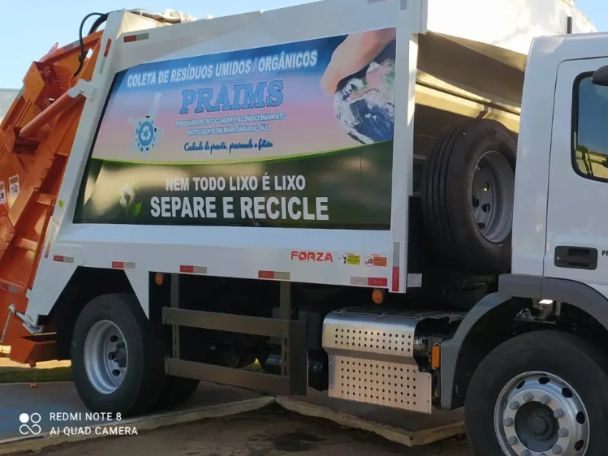 Coleta seletiva de lixo de Marilândia do Sul ganha novo caminhão