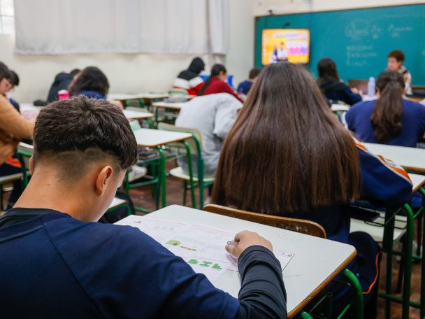 PARANÁ: Pesquisa aponta que 75% dos paranaenses aprovam o programa Parceiro da Escola