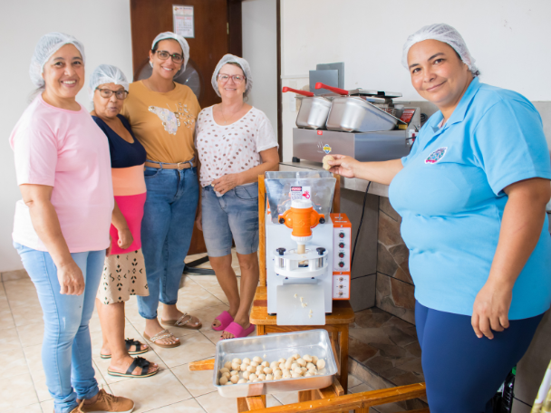 CALIFÓRNIA: Cozinheiras de Califórnia participam de curso de produção de coxinha