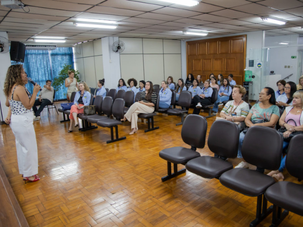 APUCARANA: “Mês da Mulher” em Apucarana promove “bate-papo” com servidoras municipais