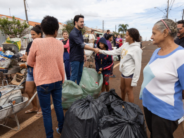 APUCARANA: Feira Verde reforça combate à dengue e recolhe mais de 5 toneladas de recicláveis por semana