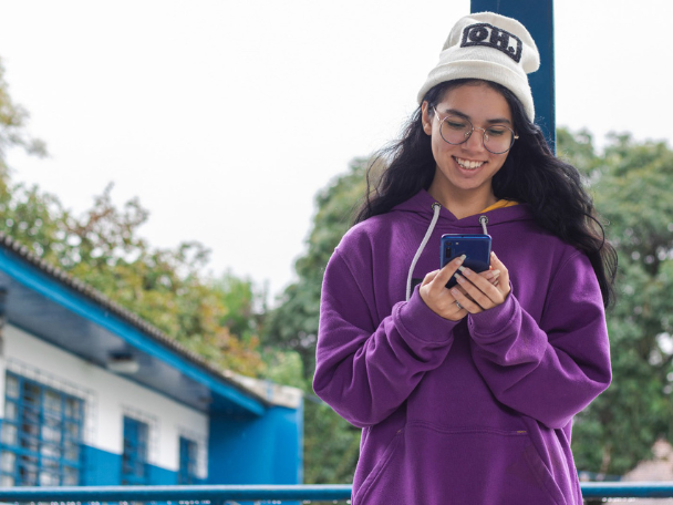 PARANÁ: Estudantes da rede estadual ganham ferramenta digital com IA para estudar inglês