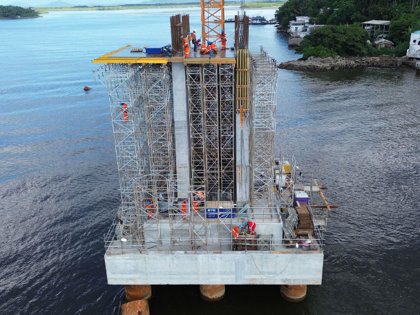 PARANÁ: Com base das torres do trecho estaiado concluída, obra da Ponte de Guaratuba chega a 44%