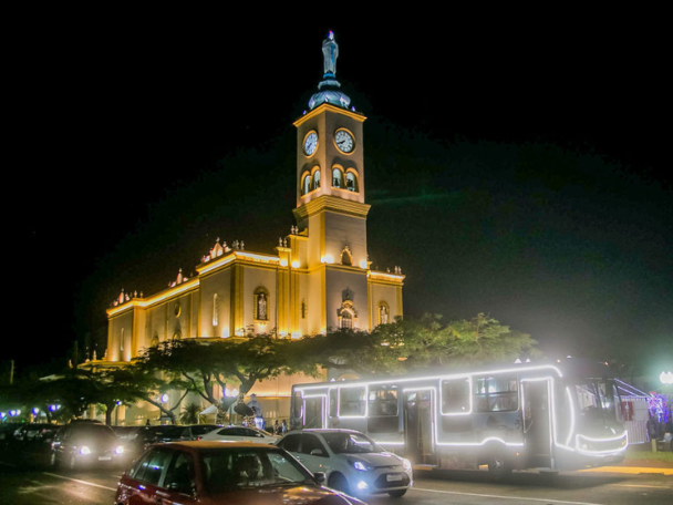 “Natal da Família” terá passeios com jardineira iluminada da Viação Apucarana
