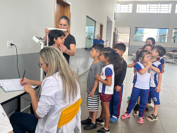 Saúde na escola: equipes realizam avaliação antropométrica e orientações