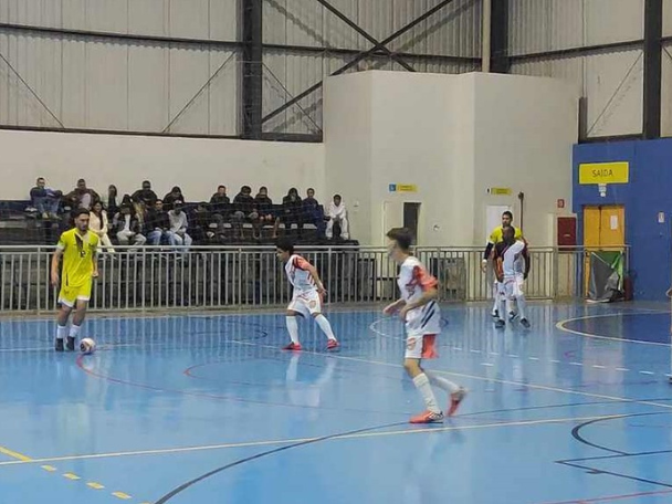 Apucarana abre Campeonato Municipal de Futsal com média de seis gols por partida mostrando a força e a tradição da modalidade