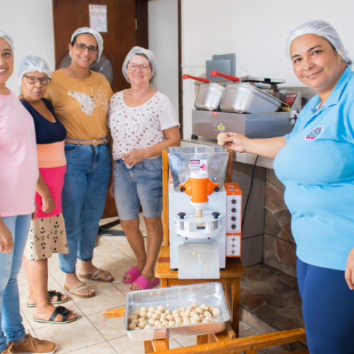 CALIFÓRNIA: Cozinheiras de Califórnia participam de curso de produção de coxinha