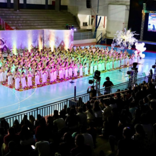 APUCARANA: Cantata de Natal das Escolas Municipais encanta público!