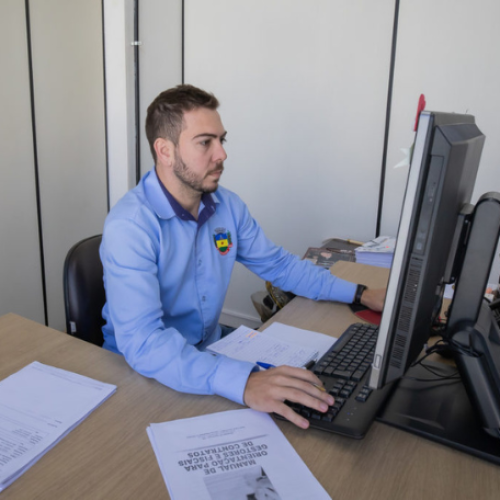 APUCARANA: Com planejamento e eficiência na gestão dos recursos, Prefeitura antecipa primeira parcela do 13º dos servidores