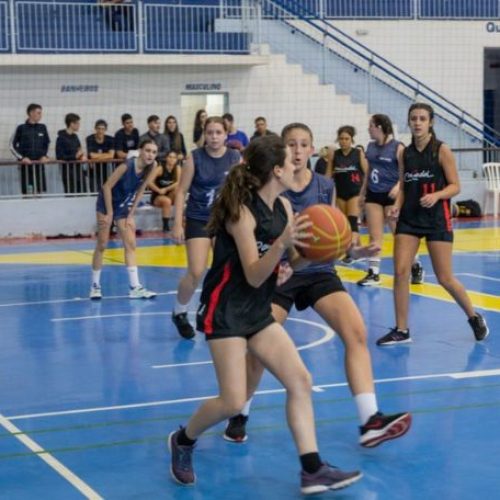 Basquete, handebol e vôlei movimentam os Jogos Escolares do Paraná