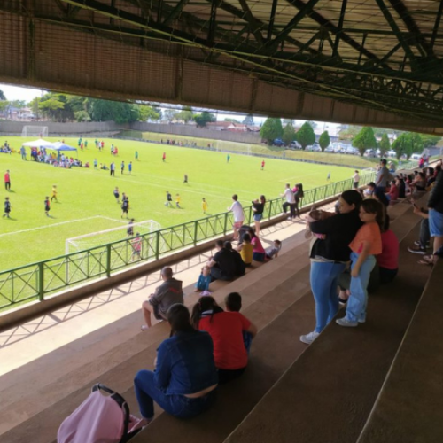 Prefeitura de Apucarana vai administrar campo de futebol do Sesi