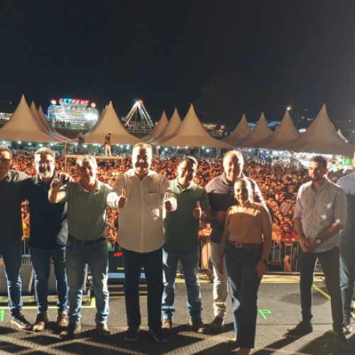 Festa da Cenoura de Marilândia do Sul atrai milhares de pessoas