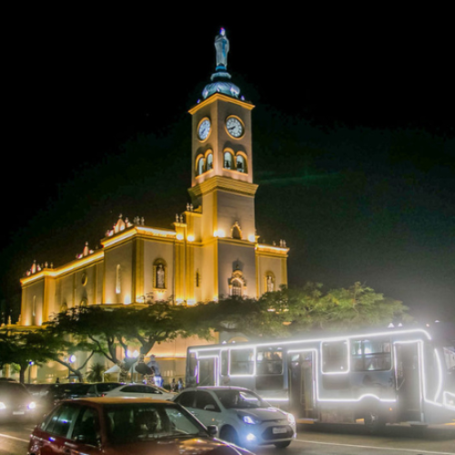 “Natal da Família” terá passeios com jardineira iluminada da Viação Apucarana