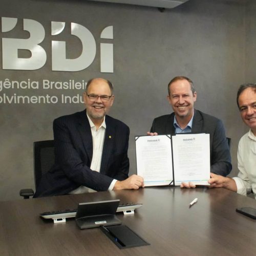 PARANÁ: assina convênio com ABDI para o desenvolvimento de bengalas tecnológicas